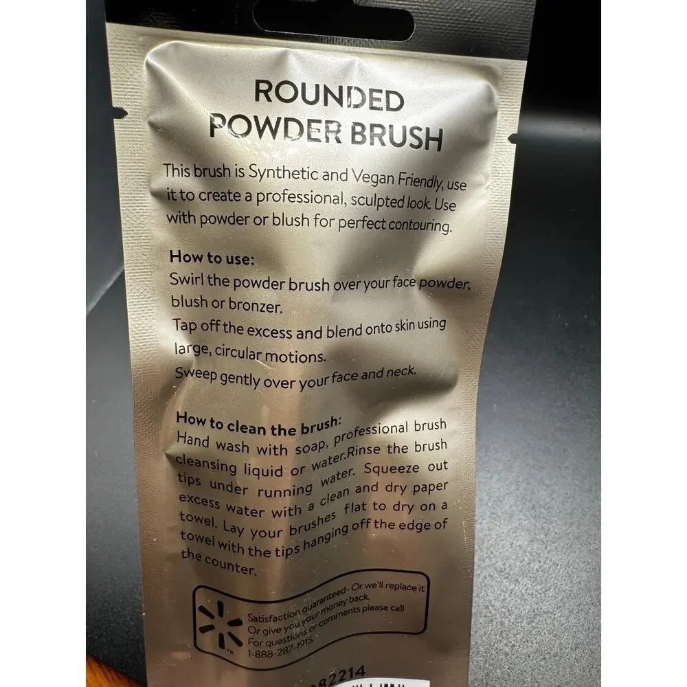 5/$25 NWT Rounded Powder Brush New In Package